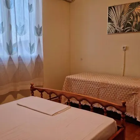 Anna's House Agadhaiika