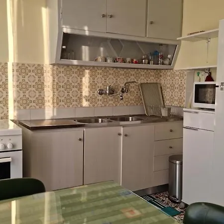 Anna's House *