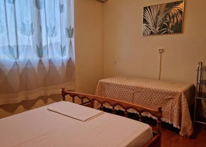 Anna's House Agadhaiika