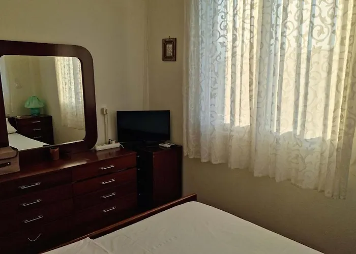 Anna's House Agadhaiika